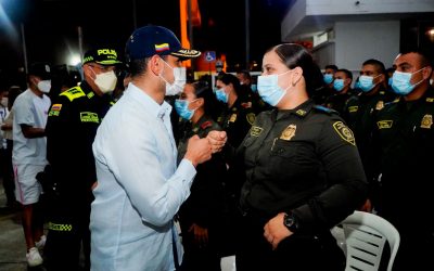 El Ministro del Interior, Daniel Palacios Martínez, compartió con los policías de la estación Los Caracoles en la ciudad de Cartagena.