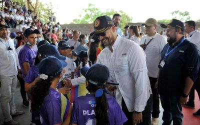 Entregamos en Saldaña un Sacúdete que transformará la vida de la comunidad, de niños, niñas y jóvenes: MinInterior