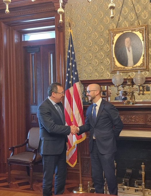 Las relaciones con EEUU Durante su visita en los Estados Unidos, el Ministro del Interior, Alfonso Prada