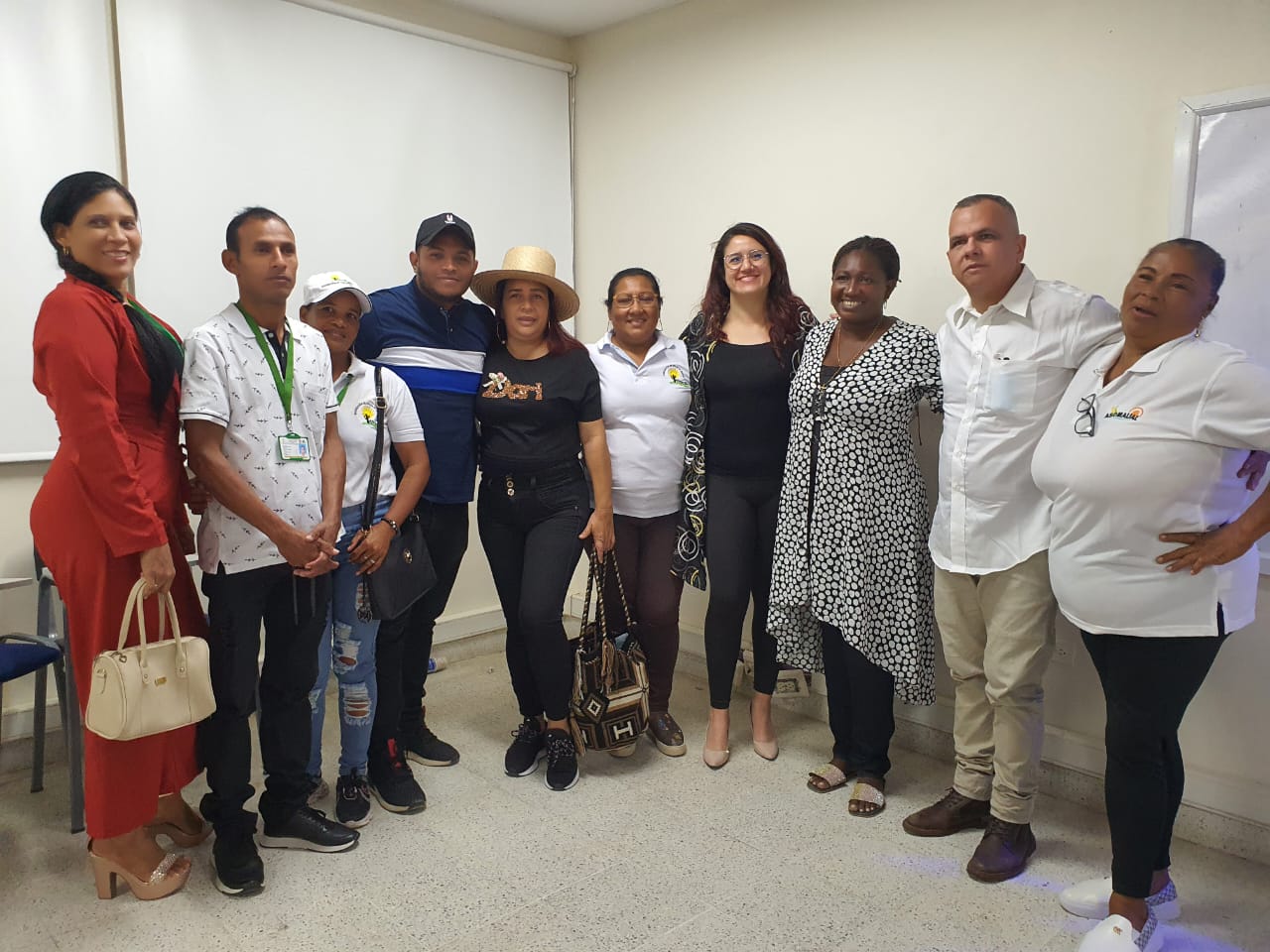 En la ciudad de Maicao en La Guajira, el Ministerio del Interior a través de la Subdirección de Gobierno, Gestión Territorial y Lucha contra la Trata de Personas, adelantó una jornada de socialización de iniciativas relacionadas a las Juntas Administradoras Locales.