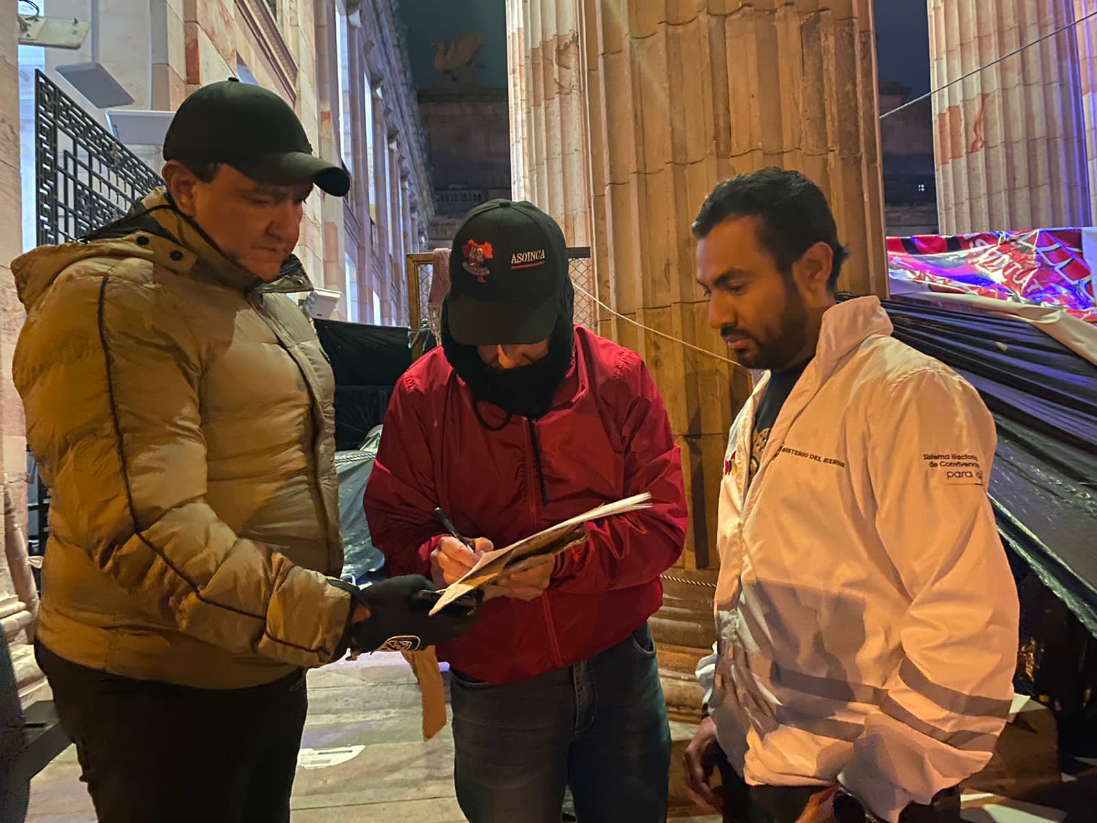 La Dirección de Derechos Humanos del Ministerio del Interior llegó a un acuerdo con ASOINCA, organización sindical que agremia a los docentes y trabajadores de la educación vinculados en Popayán y el Departamento del Cauca, y que llevaba cerca de un mes realizando manifestaciones en el Capitolio Nacional, centro de la capital de la República.