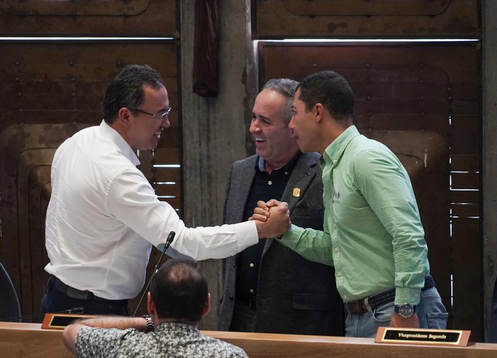 El Ministerio del Interior, Alfonso Prada, se posesionó como Gobernador Ad Hoc de Antioquia, para intervenir en los proyectos de Puerto Darién, Puerto Bahía Colombia y Puerto Pisisí, e iniciativas portuarias de la subregión del Urabá Antioqueño.