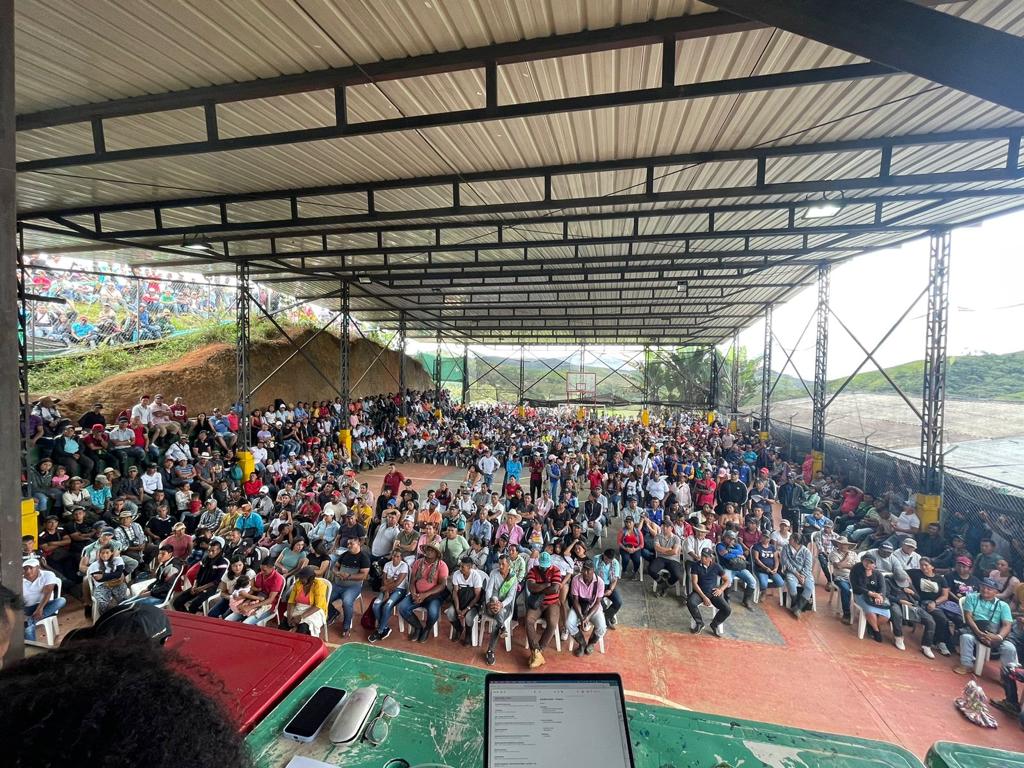 El Ministerio del Interior en articulación con el Ministerio de Minas y Energía, la Alcaldía Municipal, y el acompañamiento de la Defensoría del Pueblo y la Personería, realizaron en la localidad de Suárez, Cauca, una jornada de concertación con organizaciones sociales en relación a la calidad de la prestación del servicio de energía