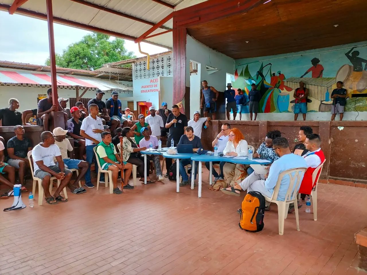 El Gobierno Nacional a través del Ministerio del Interior en articulación con el Ministerio de Ambiente y Desarrollo Sostenible, logró un acuerdo con las comunidades del corregimiento del Valle del municipio de Bahía Solano en el departamento del Chocó, quienes se habían tomado unos predios del Parque Natural de Utría como protesta por afectaciones a sus viviendas por las crecientes del río en la ola invernal.
