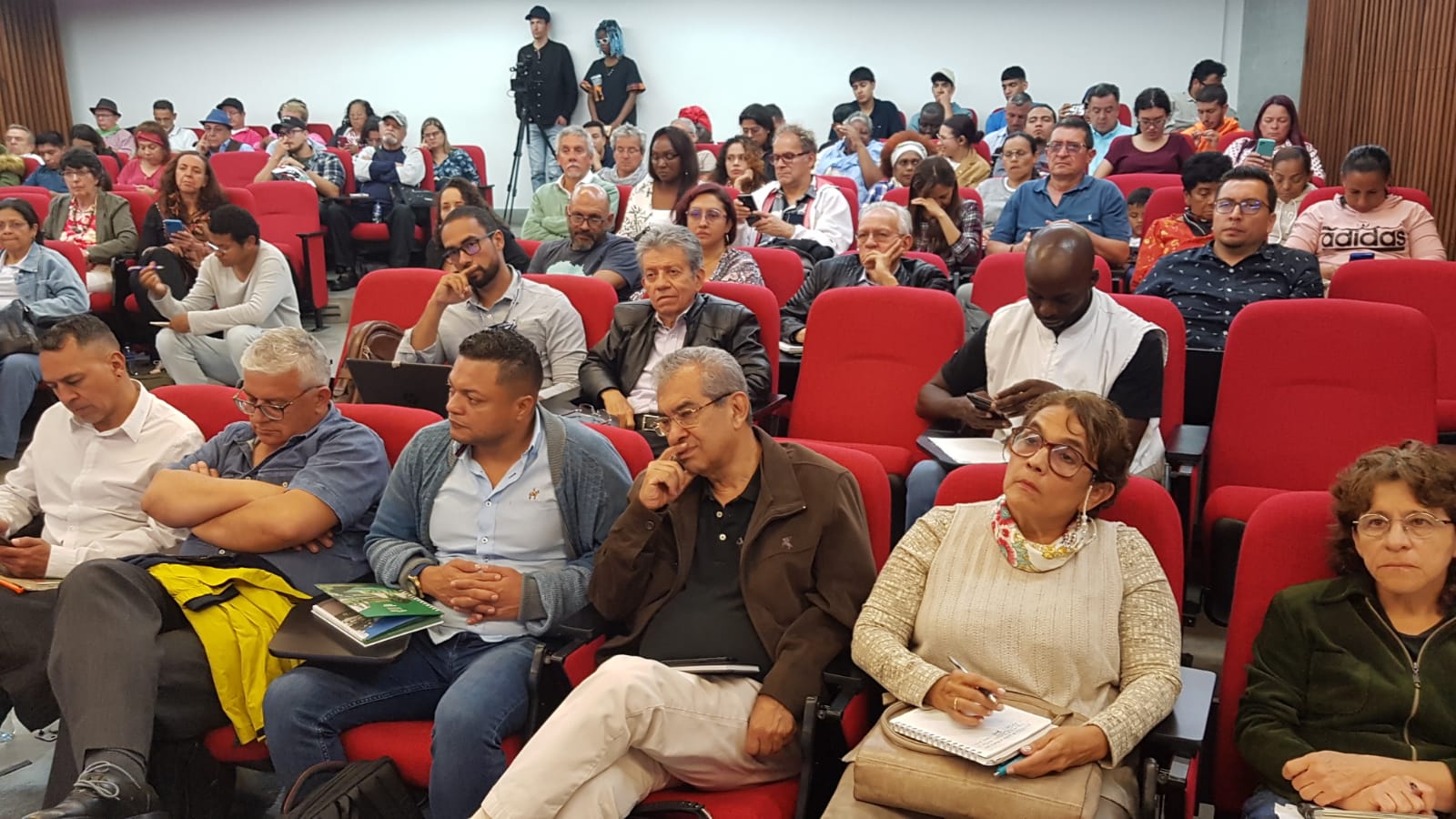 Asistentes al encuentro