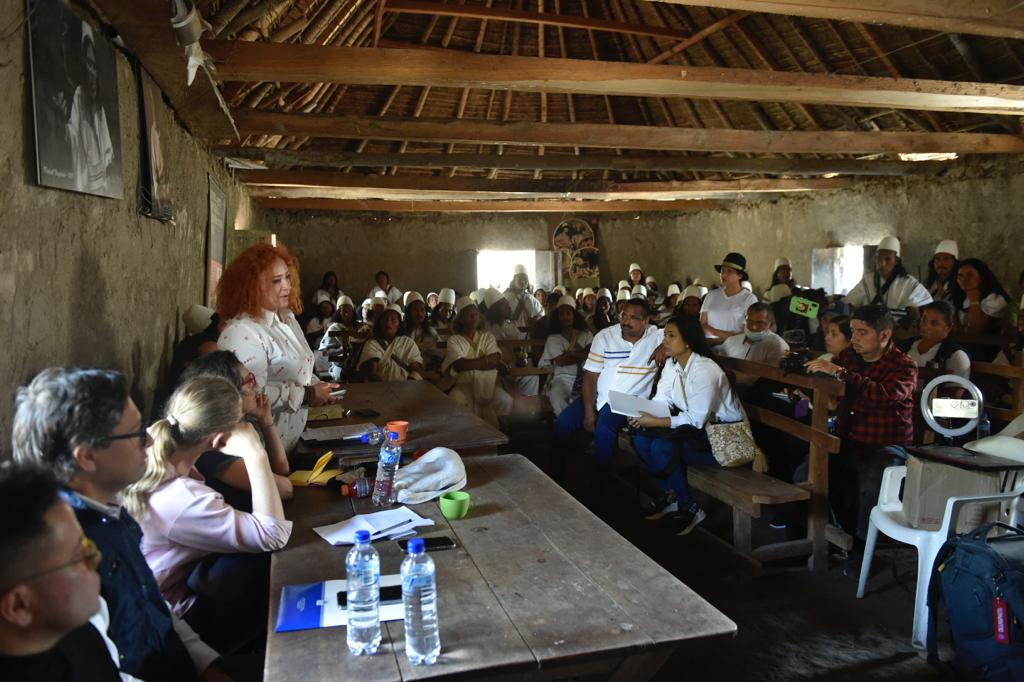Cumbre internacional para el diálogo social Con el propósito de recoger insumos que permitan la construcción de la Política de Diálogo Social del Gobierno del Cambio a fin de prevenir el conflicto en las comunidades y los territorios, y de atender por parte del Estado de manera asertiva los reclamos y demandas de las poblaciones, el Ministerio del Interior llevará a cabo en Bogotá los días 17, 18 y 19 de mayo el Foro Internacional Diálogo Social para la Igualdad y los Derechos Humanos.