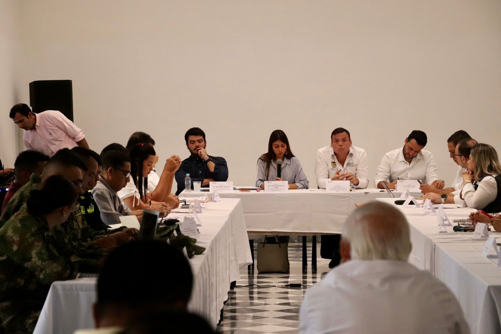 14 06 23 MinInterior lideró Comisión Intersectorial para atender la situación de riesgo de municipios del sur de Bolívar En la CIPRAT participaron entidades del orden nacional, departamental y local, así como líderes sociales de la región y la Fuerza Pública.