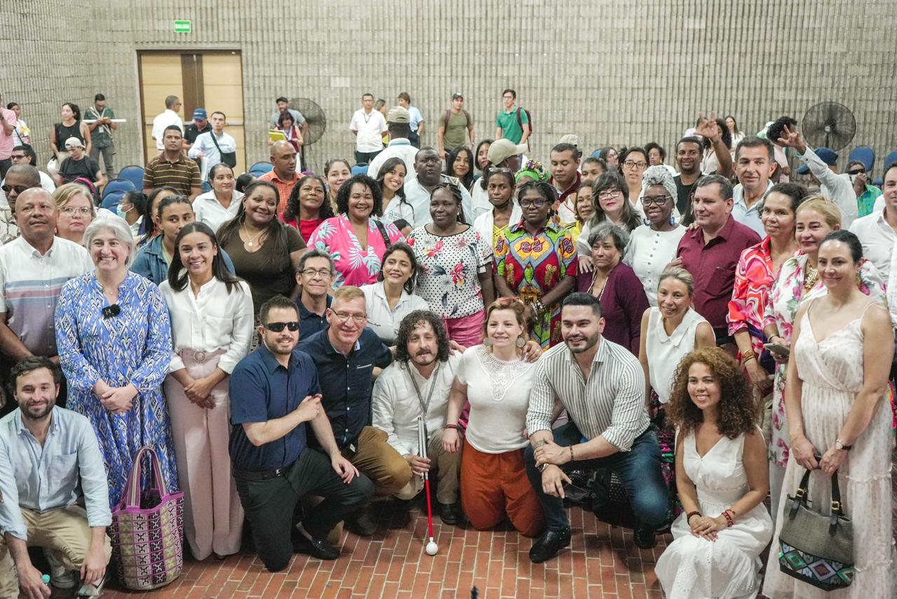 El director para la Democracia, la Participación Ciudadana y la Acción Comunal del Ministerio del Interior, Marco Tulio Sánchez Gómez, participó en el diálogo con la población con discapacidad en el marco de la 77ª Sesión del Consejo Nacional de Discapacidad, liderada por la vicepresidenta de la República, Francia Márquez Mina.