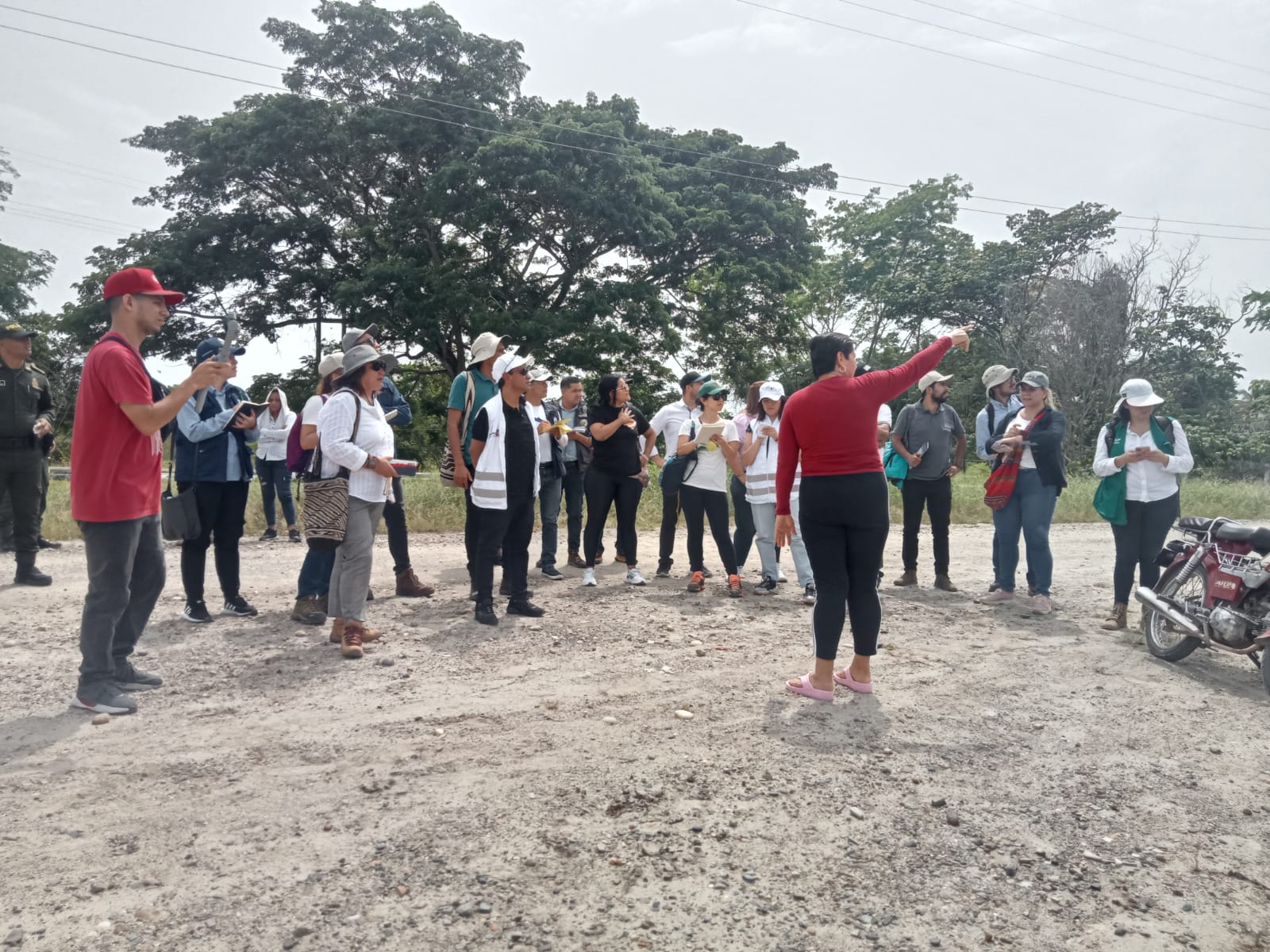 25 07 23 MinInterior acompañó jornadas que buscan superar conflictos socioambientales que afectan la Ciénaga de Palagua En Puerto Boyacá, alrededor de 300 personas del casco urbano y rural, entre jóvenes, colectivos de mujeres, pescadores tradicionales y comunidad en general, participaron activamente de este espacio de escucha activa.