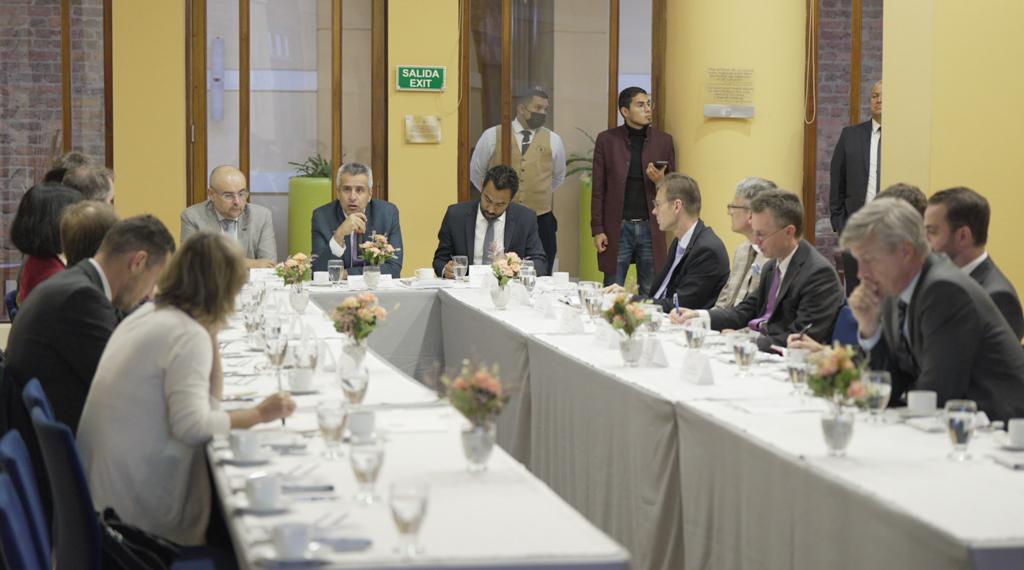29 08 23 MinInterior se reunión con embajadores de la Unión Europea para fortalecer articulación en DD.HH., y la búsqueda de la Paz Total En el encuentro se acordó consolidar la política de Derechos Humanos en el país, en concordancia con el Acuerdo Final de Paz. Igualmente, se trataron temas relativos a las garantías electorales y el paquete de reformas que impulsa el Gobierno Nacional.