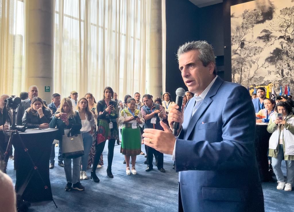 “Es un honor contar con las comisiones de observación internacional, serán veedores para que se cumplan todas las garantías electorales” Ministro Velasco