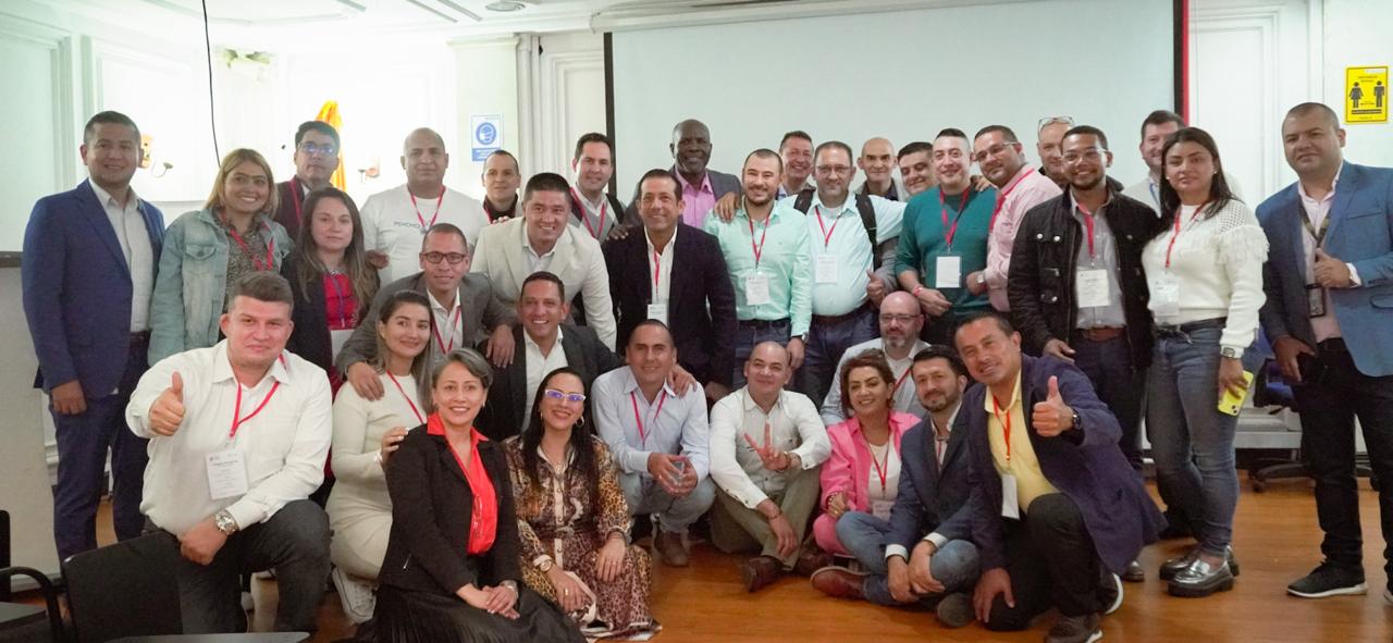 22 02 24 Gobierno nacional y mandatarios locales reafirman voluntad de Con la participación de alcaldes y gobernadores de territorios PDET y ZOMAC, se llevó a cabo el primer Diálogo para la Gobernanza Territorial organizado por el Ministerio del Interior, en el que se compartió la oferta institucional del Gobierno y se escucharon las necesidades e inquietudes con municipios de los departamentos de Antioquia, Valle del Cauca, Risaralda y Magdalena.