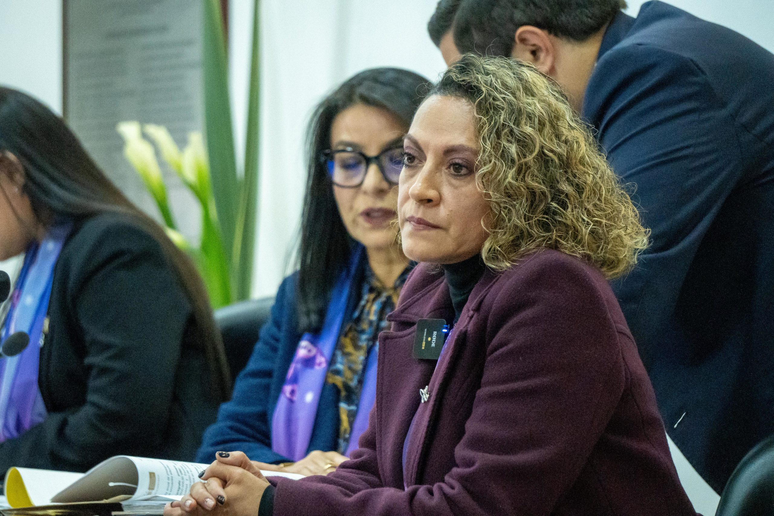 27 02 24 De la mano del Gobierno avanza proyecto de ley para proteger a mujeres periodistas víctimas de violencia en Colombia En el país se han presentado cerca de 1.000 violaciones a la libertad de prensa, entre amenazas, acoso, obstrucción en el acceso a la información, acoso judicial, exclusión, secuestro, violencia sexual, asesinato y detenciones ilegales.