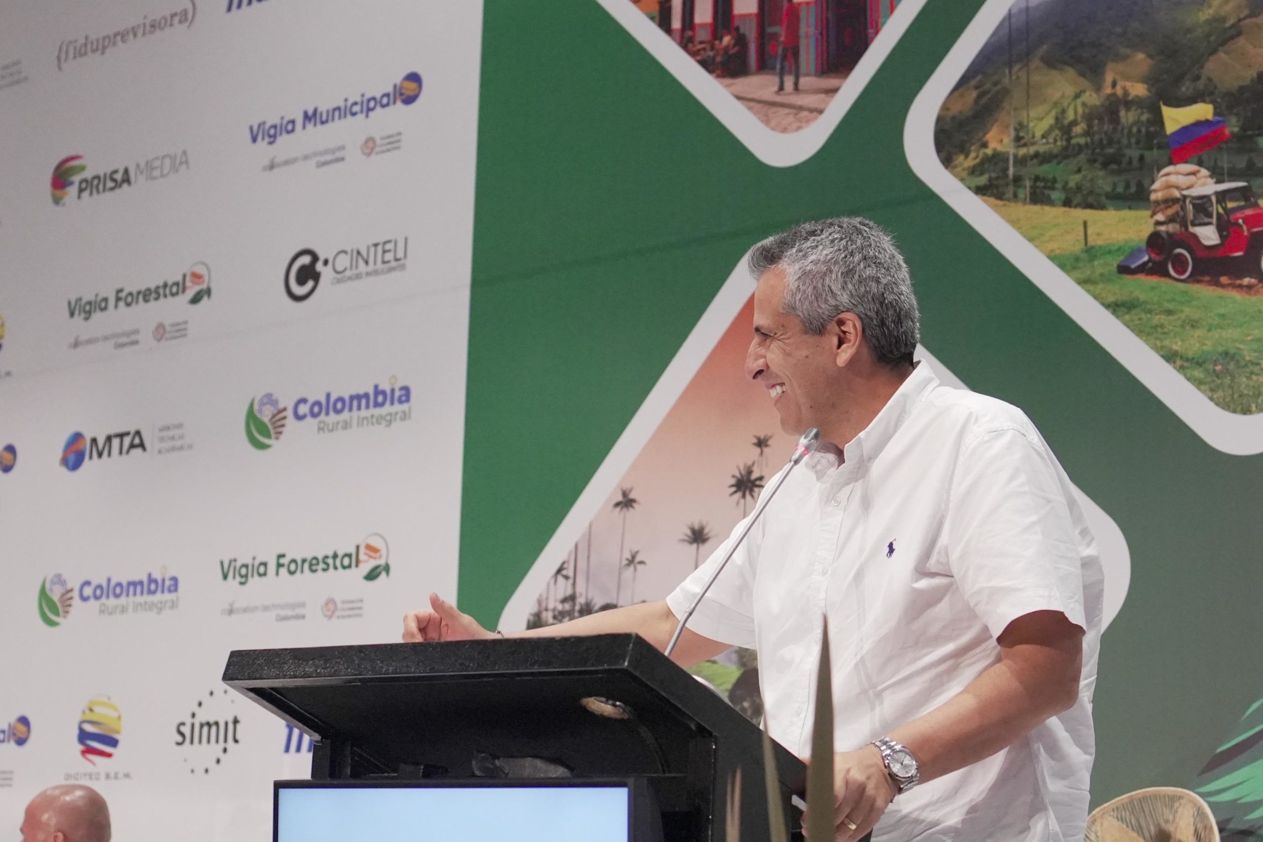 01 03 24 Este Gobierno es amigo de la descentralización Ministro Velasco ante alcaldes del país Fedemunicipios Este Gobierno es amigo de la descentralización Ministro Velasco ante alcaldes del país