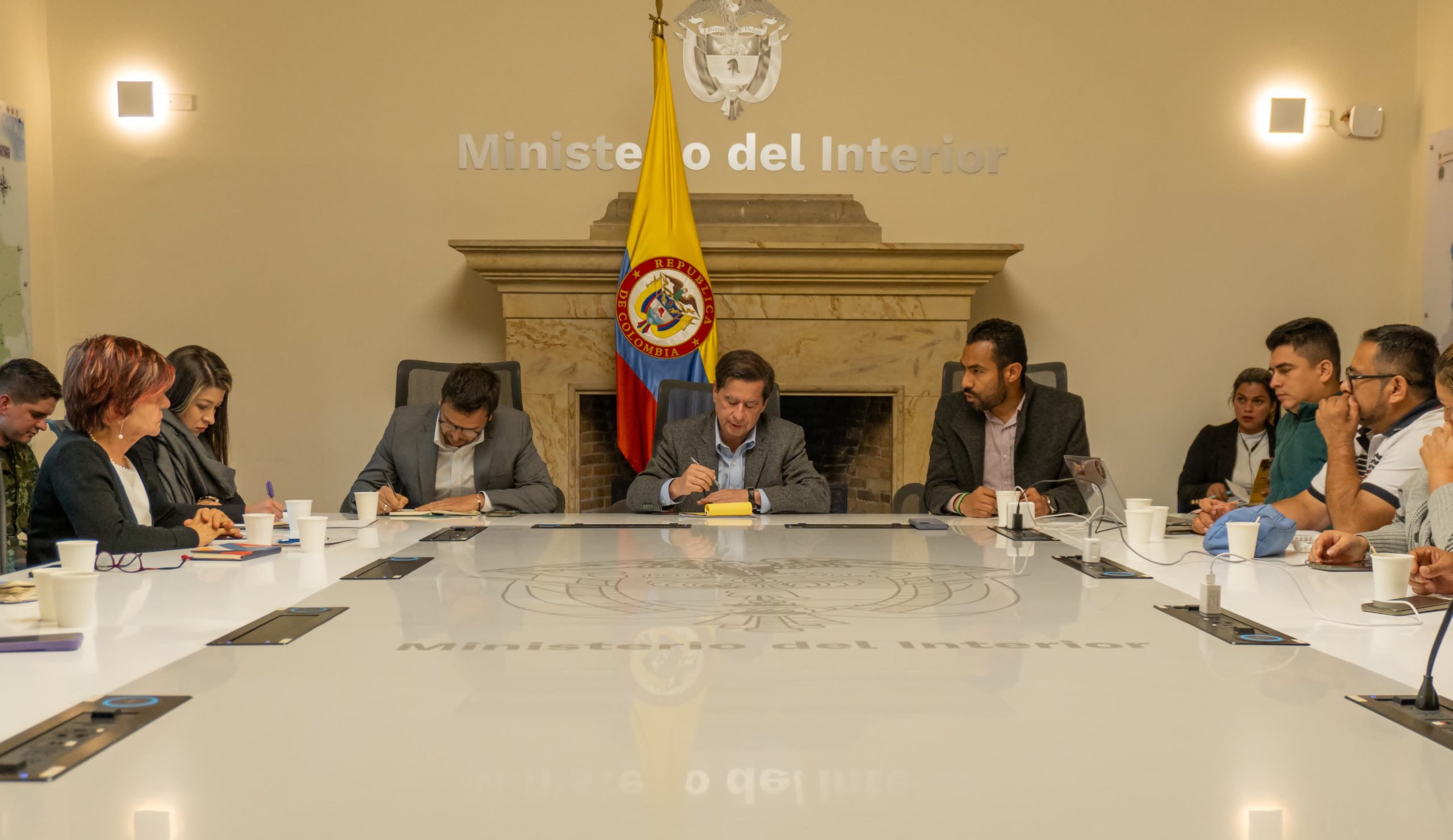 190724 Gobierno nacional logra acuerdo con firmantes de paz de ETCR Gobierno nacional logra acuerdo con firmantes de paz de ETCR Miravalle para lograr su reubicación