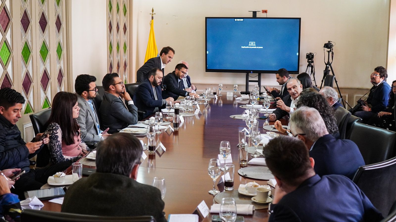 Encontramos un ánimo muy propositivo de buscar consensos alrededor de la agenda legislativa y el Acuerdo Nacional Encontramos un ánimo muy propositivo de buscar consensos alrededor de la agenda legislativa y el Acuerdo Nacional