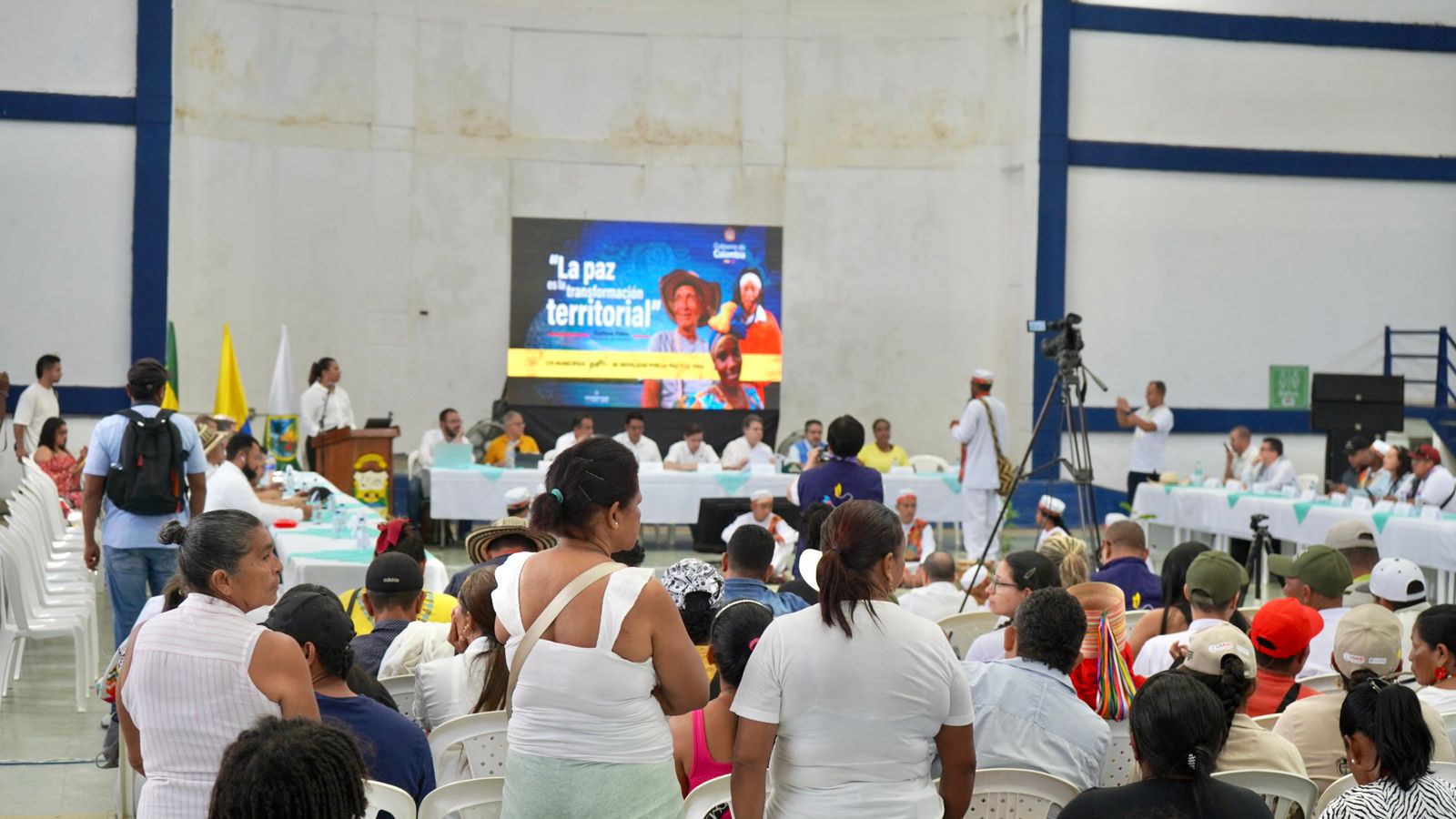 Trabajaremos en un banco de maquinaria amarilla regional para atender vías en zonas PDET del Bajo Cauca, Norte y Nordeste Antioqueño Ministro Cristo Caucasia