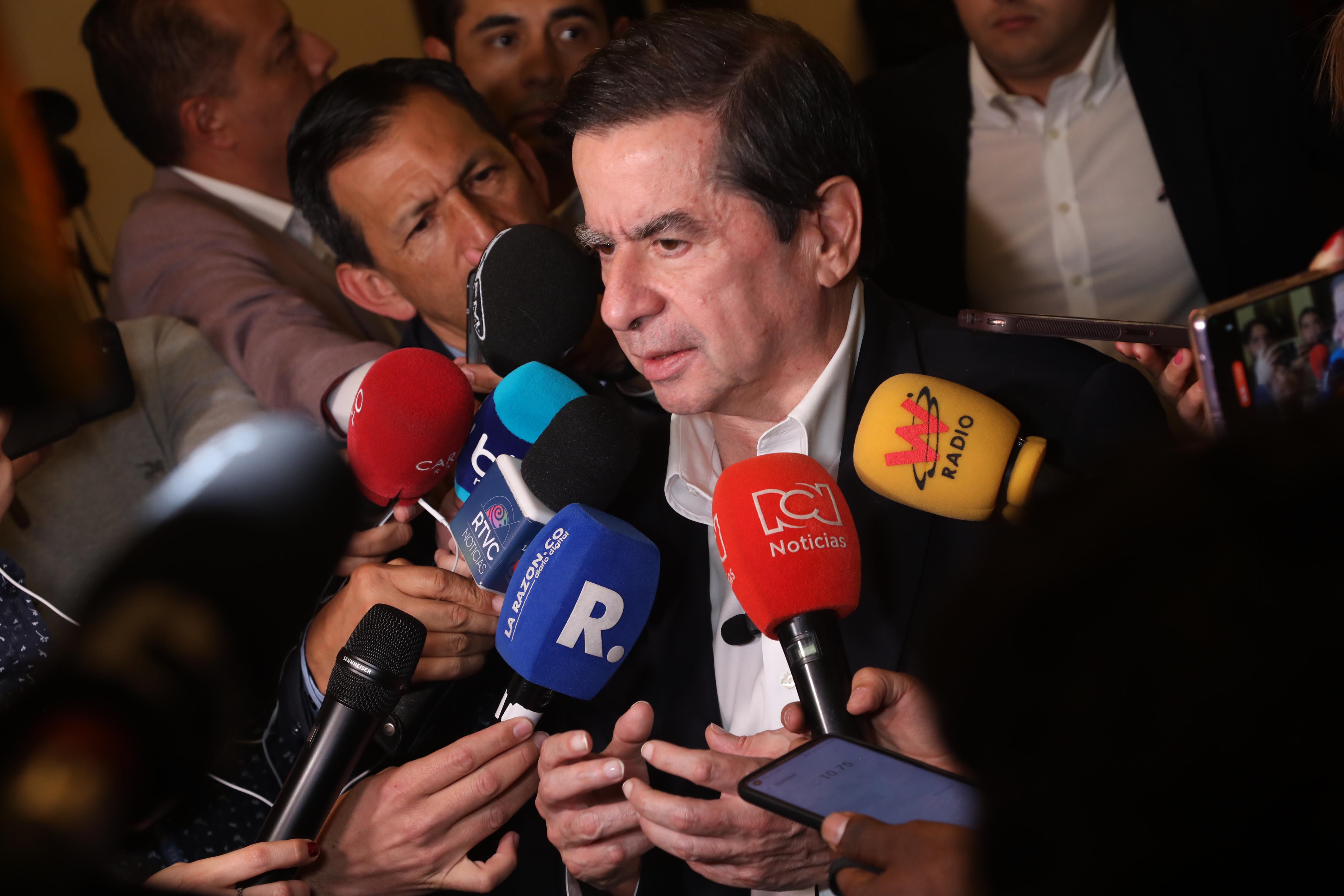 La mesa directiva mató por asfixia una reforma política que es absolutamente indispensable para el país Ministro Cristo La mesa directiva mató por asfixia una reforma política que es absolutamente indispensable para el país Ministro Cristo Reforma Politica