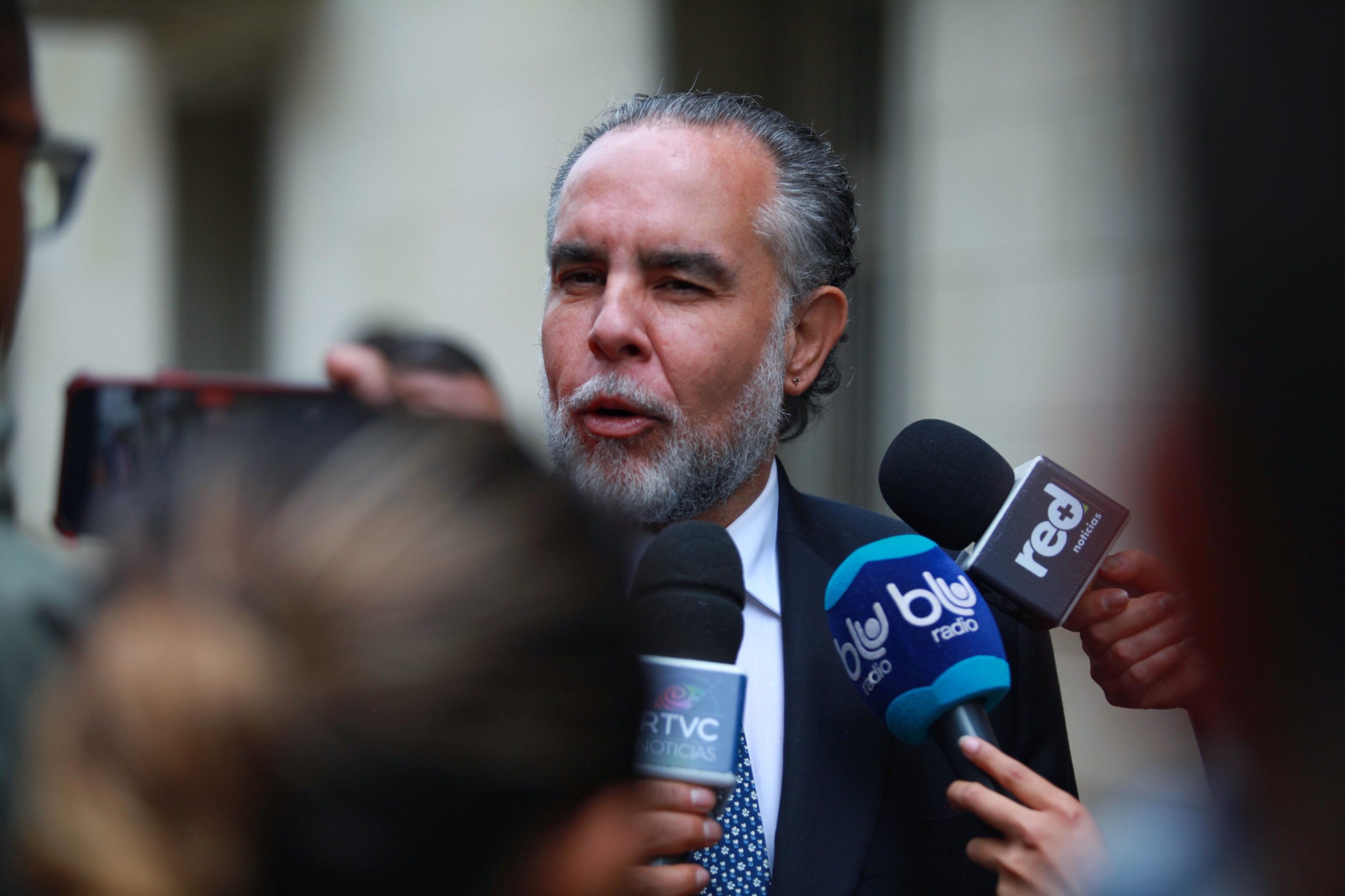 “Nos mantenemos optimistas, frente a la aprobación de la Consulta Popular en el Congreso” ministro del Interior, Armando Benedetti En declaraciones a medios de comunicación, el ministro del Interior, Armando Benedetti, manifestó su confianza en que el Congreso de la República dará luz verde a la convocatoria de la Consulta Popular.