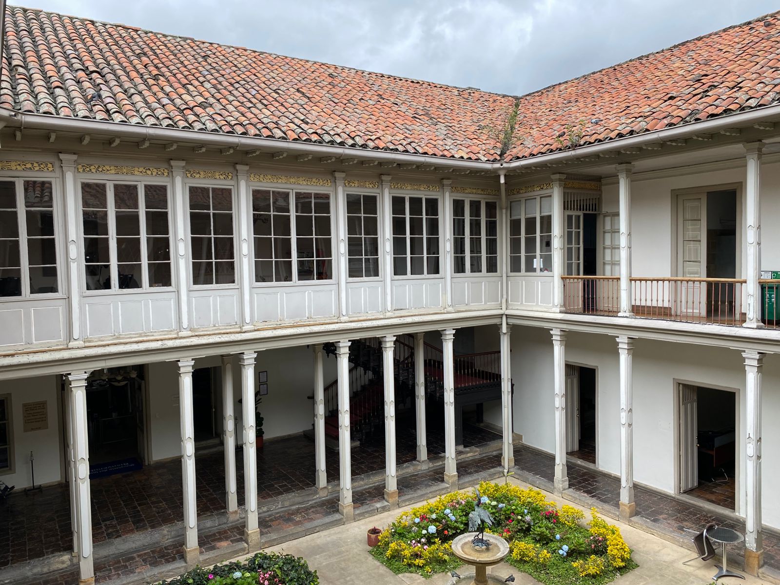 MinInterior condena atentado contra periodista Gustavo Chica El Ministerio del Interior, a través del Viceministerio para el Diálogo Social y de la Dirección de Derechos Humanos, condena el atentado del que fueron víctimas Gustavo Chica, periodista de San José del Guaviare; y su señora esposa, en hechos ocurridos el pasado 5 de julio en la capital del departamento del Guaviare.