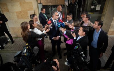 “Cínicos”: Benedetti a quienes endeudaron al país y hoy critican la reforma tributaria