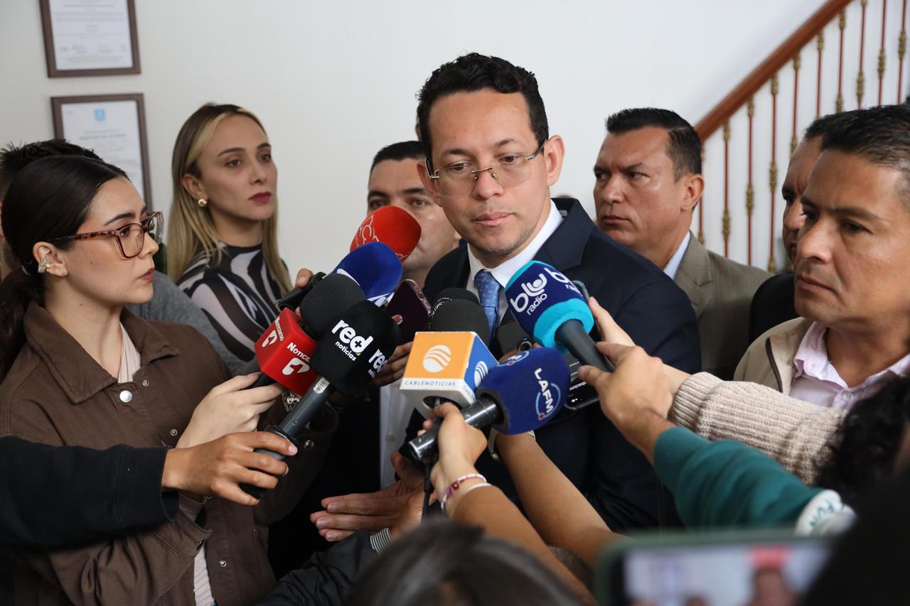 Guaviare contará con el sistema de seguridad más grande del país gracias al apoyo del MinInterior El Ministerio del Interior anunció la firma del convenio que permitirá la instalación Sistema Integrado de Emergencias y Seguridad más grande del país en el Guaviare.