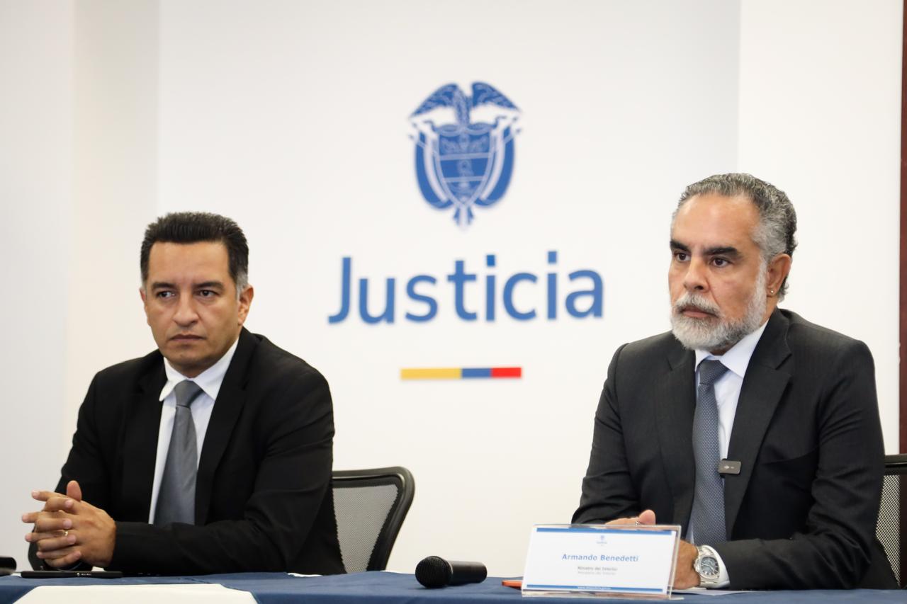 Todos los precursores químicos utilizados para la elaboración del fentanilo quedan prohibidos y bajo control estricto en el país Armando Benedetti, ministro del Interior El Gobierno nacional anunció hoy una medida histórica para impedir la producción, desvío y tráfico de fentanilo en Colombia: “todos los precursores químicos utilizados para su elaboración quedan oficialmente cancelados, prohibidos y bajo control estricto en el país“ afirmó el ministro Benedetti.