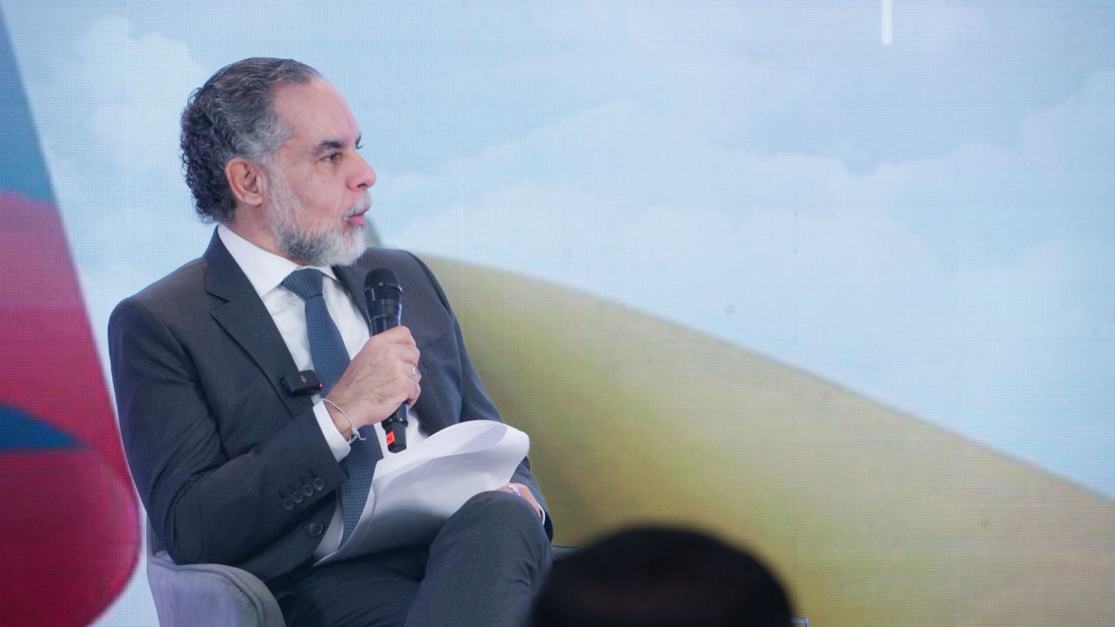 MinInterior anuncia recompensa de hasta 50 millones para quien denuncie el fraude electoral El ministro del Interior, Armando Benedetti, indicó que en los próximos días el gobierno anunciará una recompensa de hasta 50 millones de pesos para las personas que denuncien la comisión de delitos electorales como el trasteo de votos o la compra de votos.