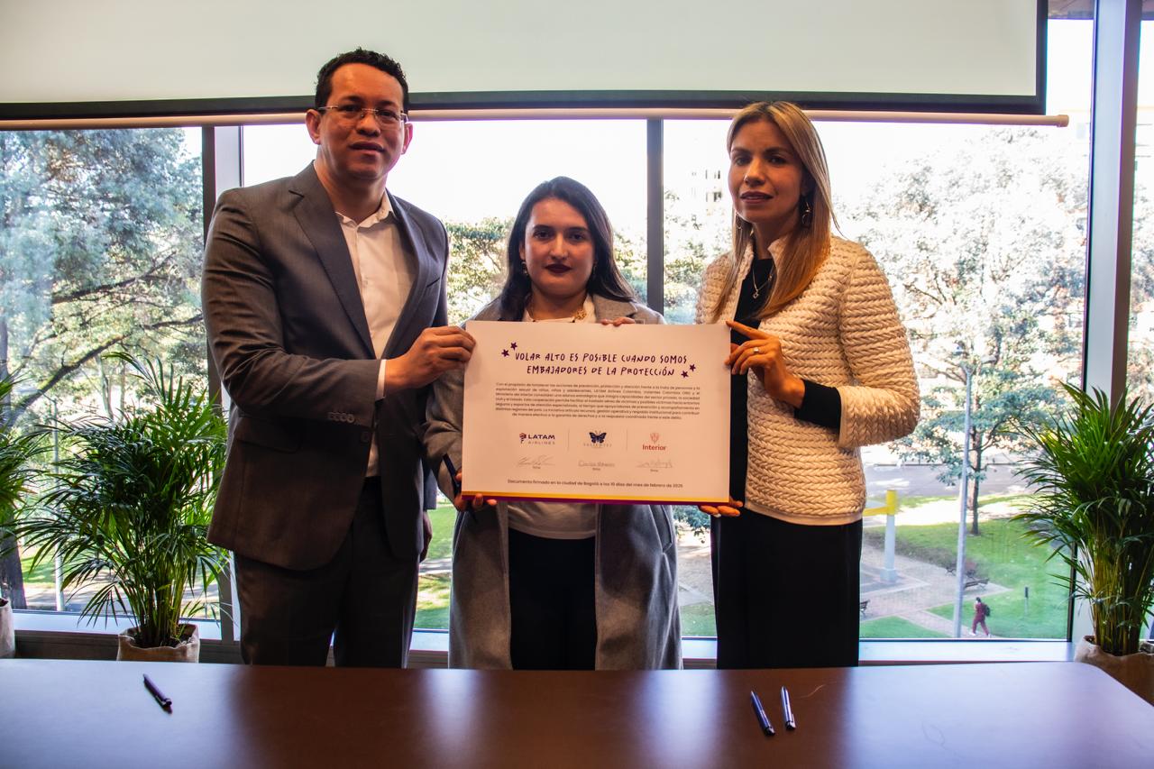 MinInterior, LATAM y Valientes Colombia ONG crean alianza para prevenir la trata de personas MinInterior, LATAM Airlines Colombia y Valientes Colombia ONG anuncian el lanzamiento de una alianza orientada a fortalecer la prevención, detección temprana y atención integral de la trata de personas en el país. Durante 2025, a través del programa Avión Solidario de LATAM Airlines, la alianza ha permitido el traslado seguro y digno de 34 personas que fueron víctimas de trata de personas, facilitando su retorno a entornos protectores y respuestas más oportunas.