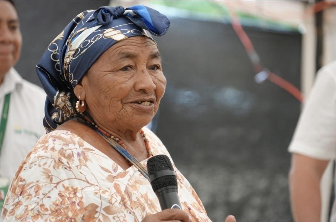 Alrededor de 120 comunidades étnicas participan en consulta previa para proyecto de gas costa afuera en el Caribe colombiano La Dirección de la Autoridad Nacional de Consulta Previa continúa adelantando el proceso de consulta previa del proyecto Línea de Flujo GUA-OFF-0 – Ballena, una iniciativa energética estratégica que se desarrolla en el mar Caribe y que es ejecutada por la empresa Petrobras en alianza con Ecopetrol.