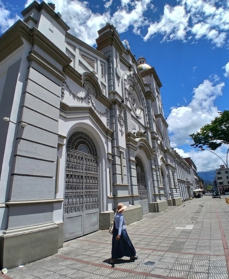 Menos trámites para las comunidades de fe MinInterior aclara requisitos para gestiones financieras El Ministerio del Interior recuerda al país que todos los trámites que se realizan para las comunidades de fe, así como para otros grupos de ciudadanos, son gratuitos. El Gobierno nacional reconoce que la diversidad religiosa se fortalece cuando se eliminan trámites innecesarios y se brinda claridad jurídica a las comunidades.