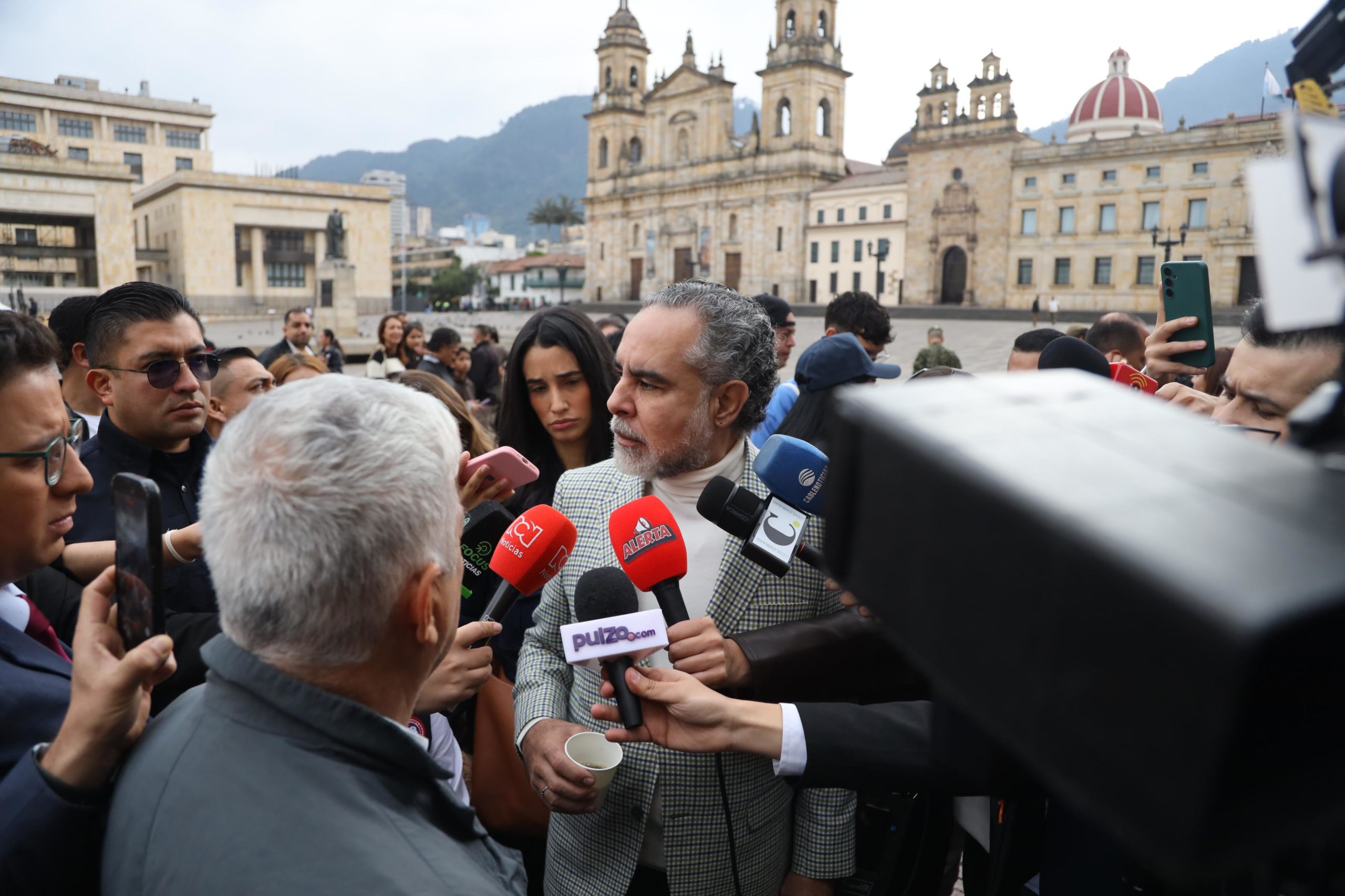 Ministro del Interior denuncia presunta irregularidad electoral que involucra al registrador de Córdoba A el marco de la jornada electoral que se desarrolla en el país, el ministro del Interior, Armando Benedetti, alertó sobre un presunto hecho de corrupción electoral que involucraría al registrador del departamento de Córdoba.