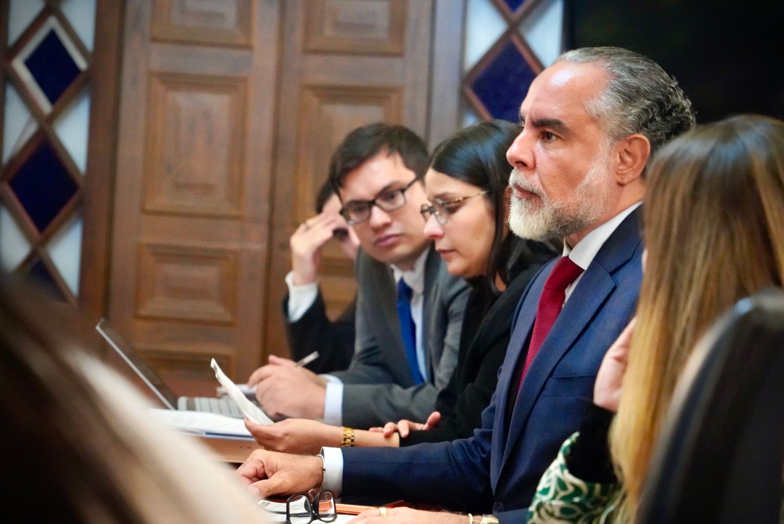 Ministro del Interior lidera CORMPE presidencial para revisar esquemas de seguridad de 14 candidatos En un hecho clave para las garantías democráticas del país, el ministro del Interior, Armando Benedetti, lidera la decimoquinta sesión del Comité de Coordinación y Recomendación de Medidas de Protección (CORMPE), espacio en el que se adelanta la revisión integral de los esquemas de seguridad de los 14 candidatos a la Presidencia de la República.