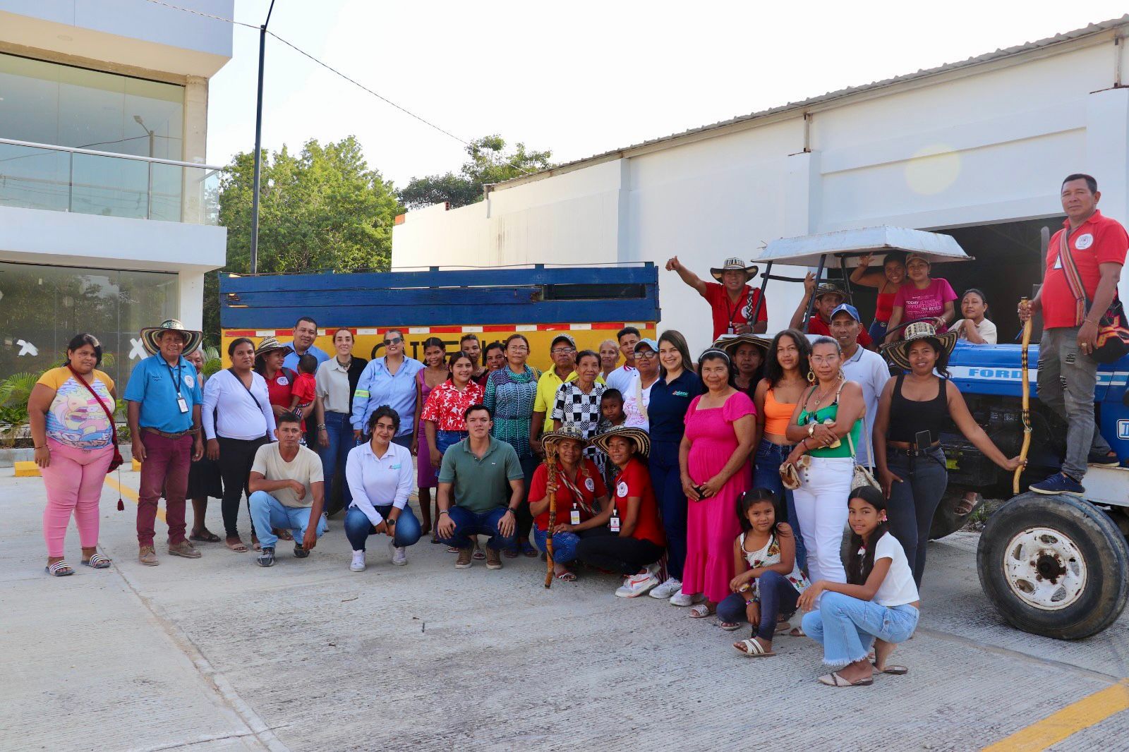 El Ministerio del Interior, a través de la Dirección de la Autoridad Nacional de Consulta Previa (DANCP), anunció el cumplimiento del 100% de los acuerdos concertados con el Cabildo Indígena Zenú de Chiricoco (Caizechi). Este hito garantiza el derecho fundamental a la participación de la comunidad en el marco del proyecto Línea de Transmisión Membrillal 110 kV, una obra estratégica para fortalecer el sistema eléctrico del país.